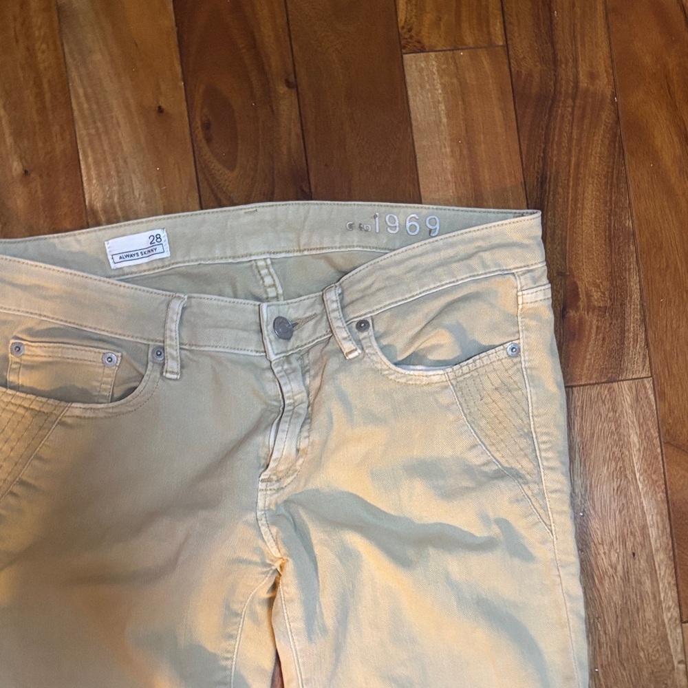 GAP Women's Straight Leg Tan Jeans - Picture 6 of 9